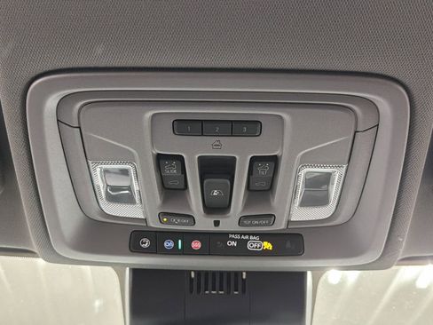 Used 2025 GMC Sierra 3500 Denali w/ Denali Reserve Package image 45