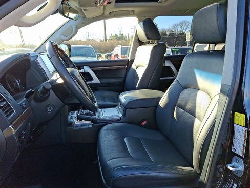 Used 2021 Toyota Land Cruiser image 13