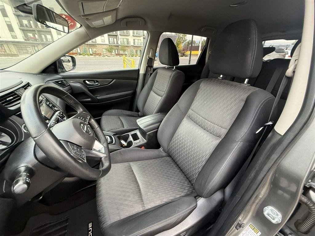 Used 2017 Nissan Rogue SV AWD/4WD image 20