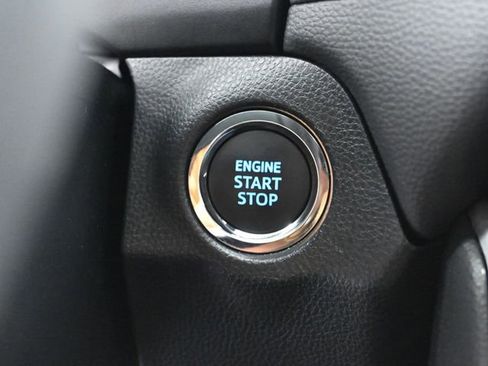 Used 2022 Toyota RAV4 XLE Premium image 19