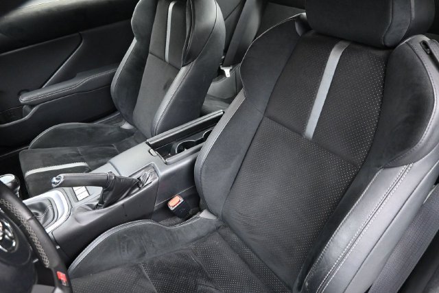 Used 2024 Toyota GR86 Premium w/ Performance Package RWD image 18