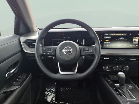 Certified 2025 Nissan Kicks SV FWD image 15