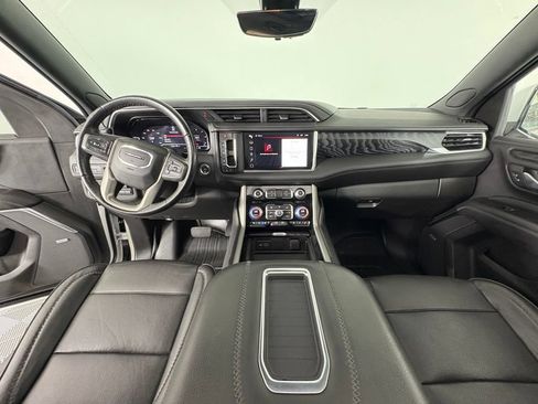 Used 2022 GMC Yukon Denali w/ Advanced Technology Package AWD/4WD image 4