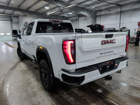Used 2024 GMC Sierra 3500 AT4 w/ AT4 Premium Plus Package image 4