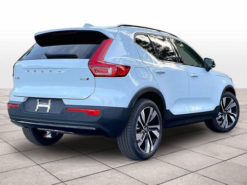 New 2026 Volvo XC40 B5 Ultra w/ Climate Package AWD/4WD image 4
