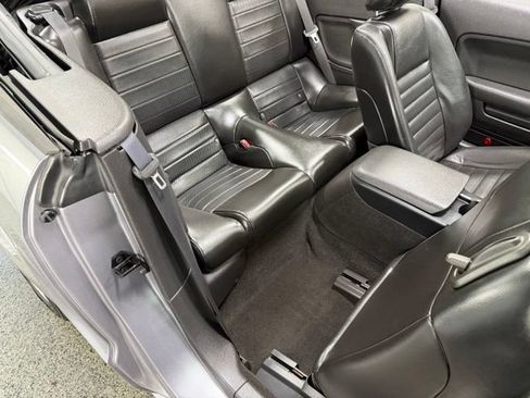 Used 2007 Ford Mustang GT RWD image 14