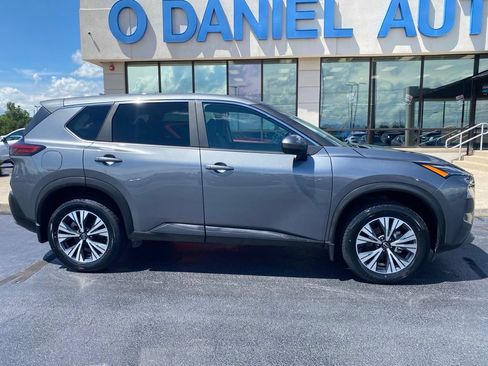 Used 2023 Nissan Rogue SV AWD/4WD image 2
