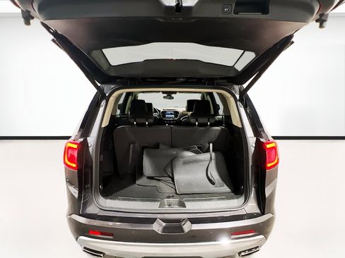 Used 2017 GMC Acadia Denali w/ Technology Package FWD image 19