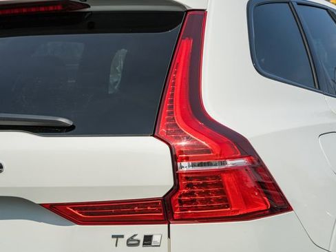 Used 2021 Volvo XC60 T6 R-Design w/ Advanced Package image 6