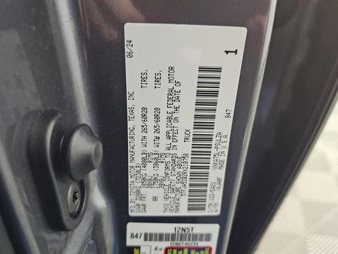 Used 2024 Toyota Tundra Limited AWD/4WD image 15