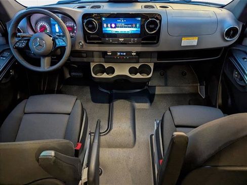 New 2025 Mercedes-Benz Sprinter 2500 image 15