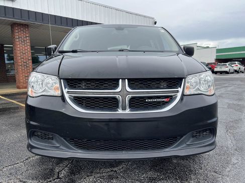 Used 2019 Dodge Grand Caravan SE w/ UConnect Hands-Free Group FWD image 11