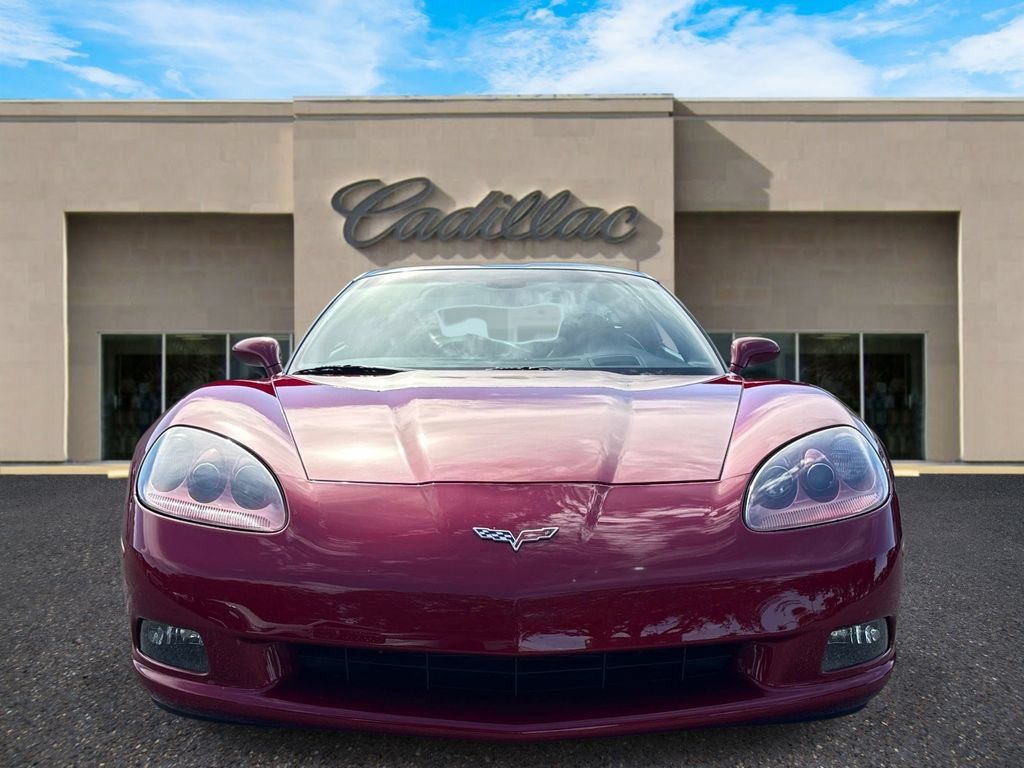 Used 2005 Chevrolet Corvette Coupe w/ Preferred Equipment Group RWD image 8