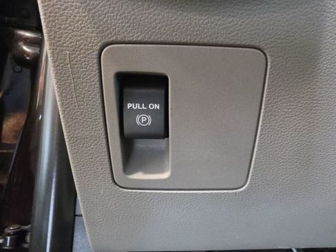 Used 2018 Ford F150 XLT AWD/4WD image 22