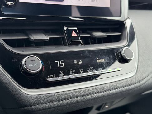 Used 2023 Toyota Corolla SE image 18