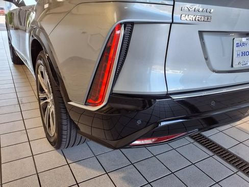 Used 2025 Cadillac Lyriq Luxury RWD image 21