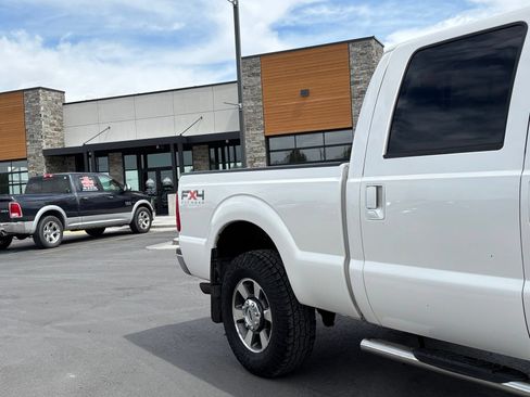 Used 2011 Ford F250 Lariat w/ FX4 4X4 Off-Road Pkg image 2