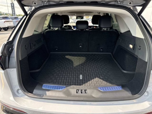 New 2026 Lincoln Nautilus Reserve AWD/4WD image 11