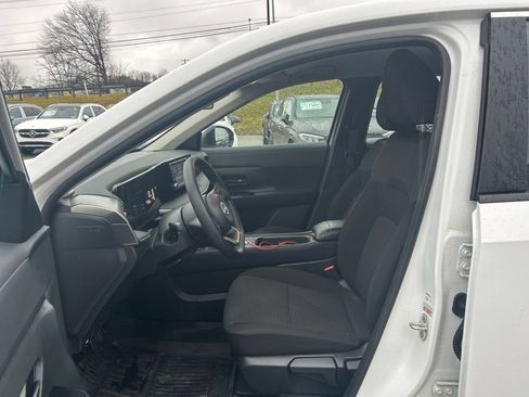 Certified 2025 Nissan Kicks S image 11