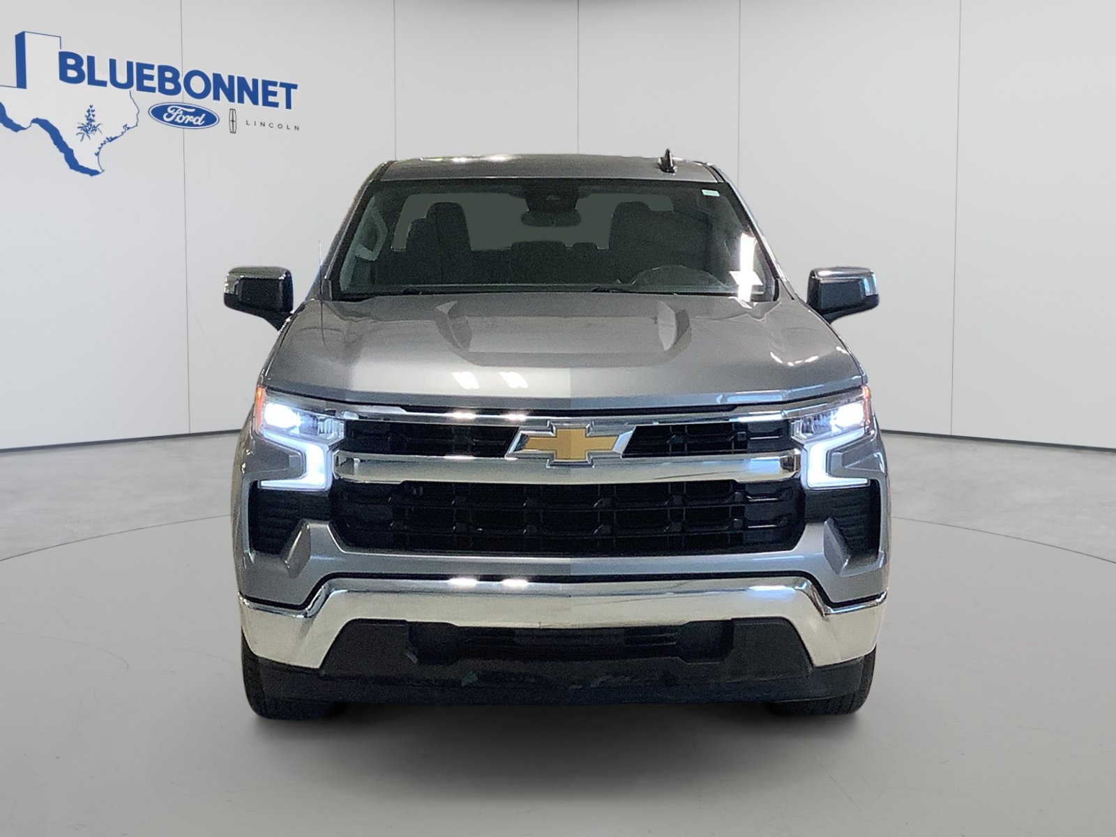 Used 2025 Chevrolet Silverado 1500 LT RWD image 2