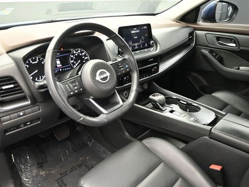 Used 2023 Nissan Rogue SV w/ SV Premium B Package FWD image 16