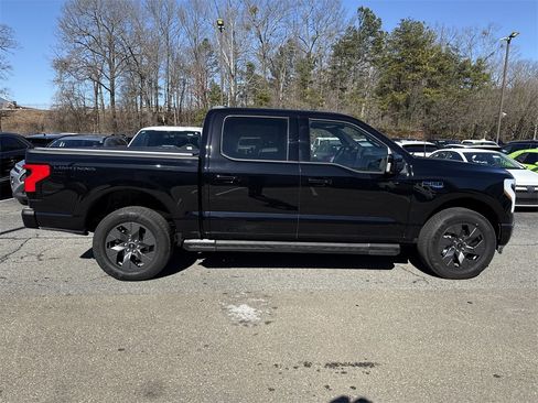 Used 2025 Ford F150 Lightning Lariat image 8