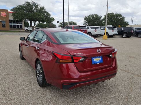 Used 2025 Nissan Altima 2.5 SV FWD image 6