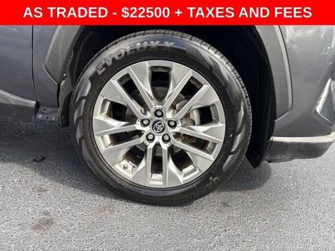 Used 2019 Toyota RAV4 XLE Premium FWD image 8