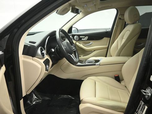 Used 2020 Mercedes-Benz GLC 300 4MATIC image 9