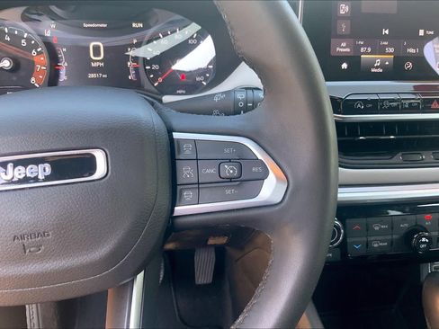 Used 2025 Jeep Compass Limited AWD/4WD image 24