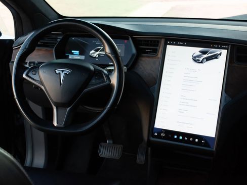 Used 2018 Tesla Model X 100D image 11