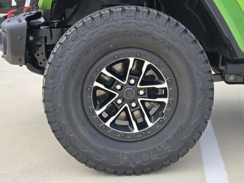 New 2025 Jeep Wrangler Unlimited Rubicon image 10