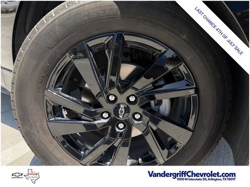 Used 2024 Chevrolet Equinox LS w/ Midnight Edition FWD image 9