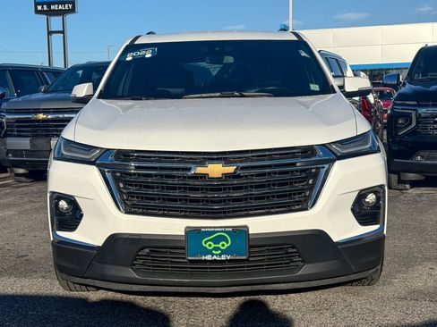 Certified 2022 Chevrolet Traverse LT image 2