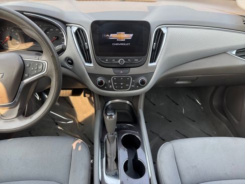 Used 2019 Chevrolet Malibu LT w/ Driver Confidence Package II FWD image 9