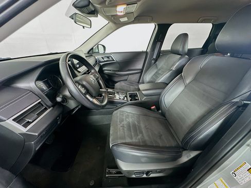 Used 2024 Mitsubishi Outlander SE AWD/4WD image 13