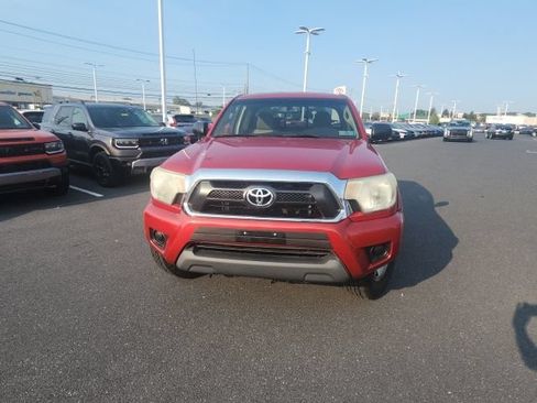 Used 2013 Toyota Tacoma 4x4 Access Cab w/ SR5 Pkg image 3