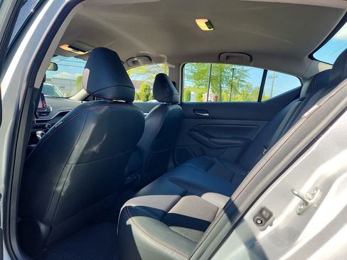 Used 2023 Nissan Altima 2.5 SR FWD image 11