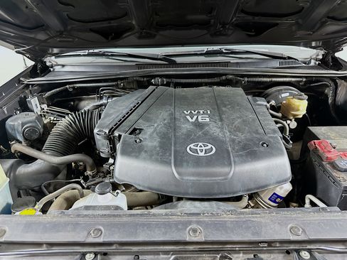Used 2014 Toyota Tacoma PreRunner w/ TRD Sport Package RWD image 31