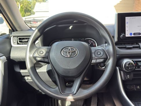 Used 2024 Toyota RAV4 XLE FWD image 7