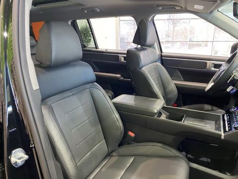 New 2025 Hyundai Santa Fe Limited image 32