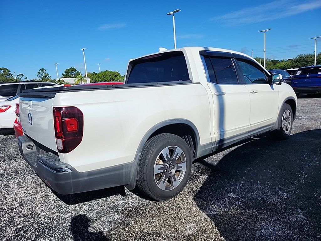 Used 2017 Honda Ridgeline RTL-T image 2