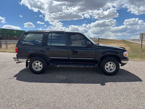 Used 1996 Ford Explorer XLT image 6