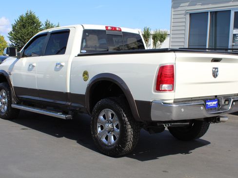 Used 2018 RAM 2500 Laramie w/ Convenience Group AWD/4WD image 4