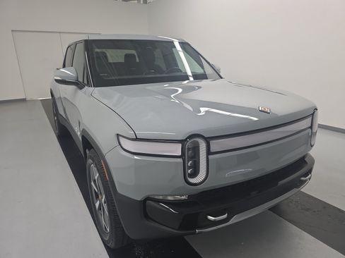 Used 2024 Rivian R1T Adventure AWD/4WD image 7