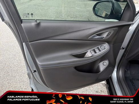 Used 2025 Buick Encore GX Sport Touring w/ Advanced Technology Package FWD image 12
