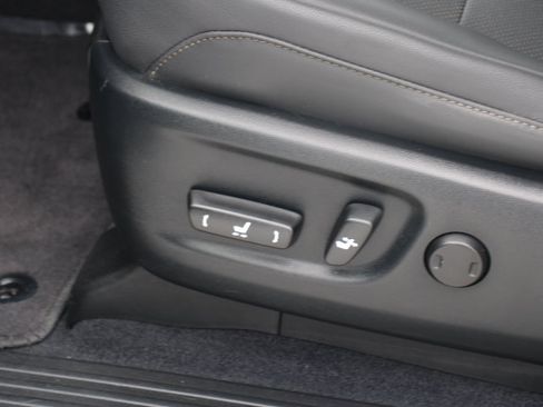 Used 2022 Lexus GX 460 Premium w/ Accessory Package AWD/4WD image 13