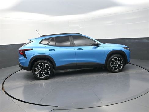 Used 2025 Chevrolet Trax RS w/ Sunroof Package image 8