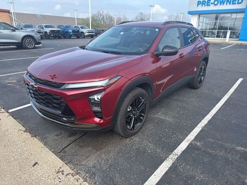 Used 2024 Chevrolet Trax ACTIV w/ Sunroof Package image 5