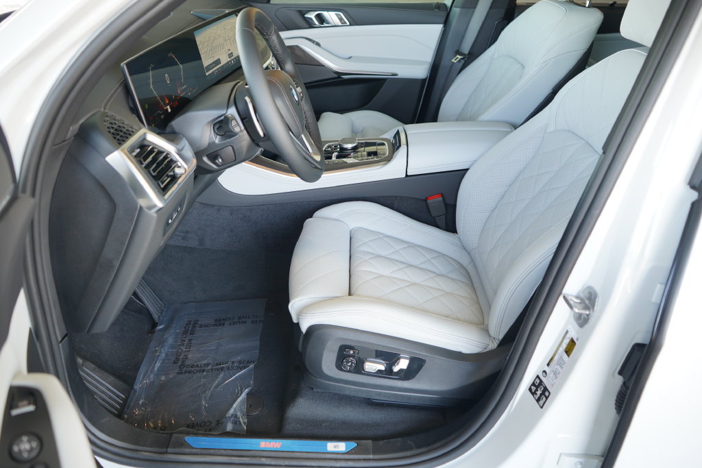 Used 2026 BMW X5 xDrive40i AWD/4WD image 11